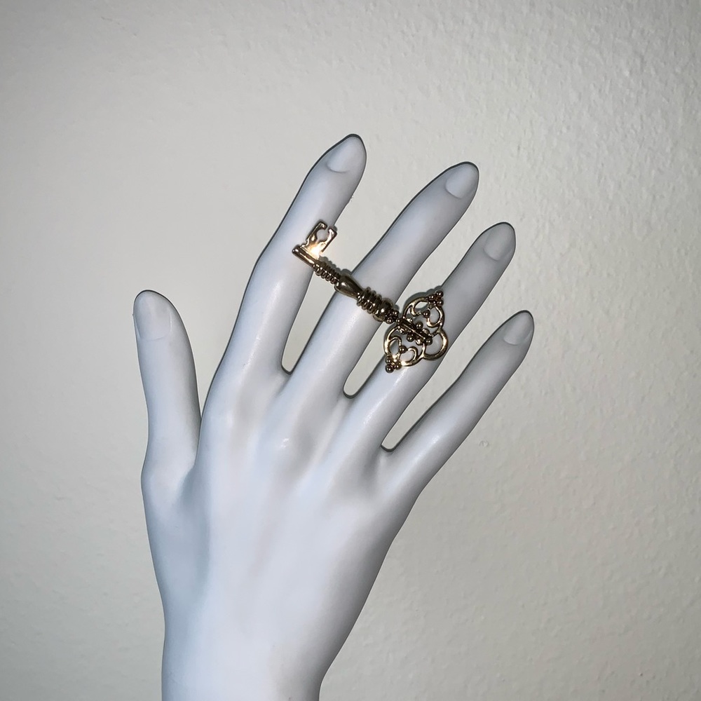 HOUSE of HARLOW 1960 Nicole Richie antique gold skeleton key midi ring 5 - Picture 3 of 7